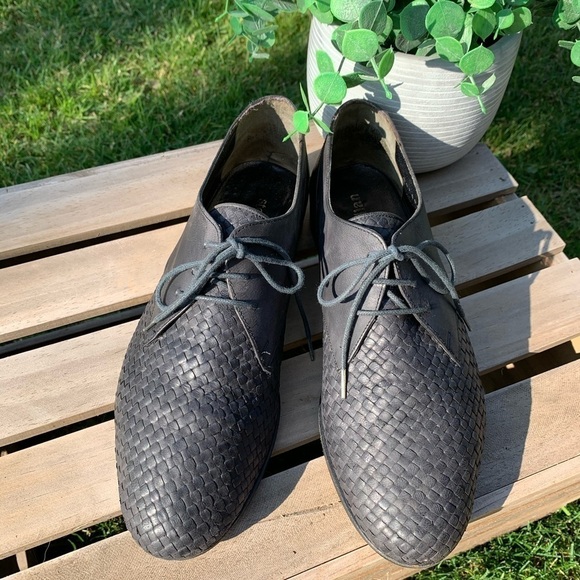 Stephane Kelian Paris Woven Leather Oxford Lace Up | Size 8 - Picture 2 of 12